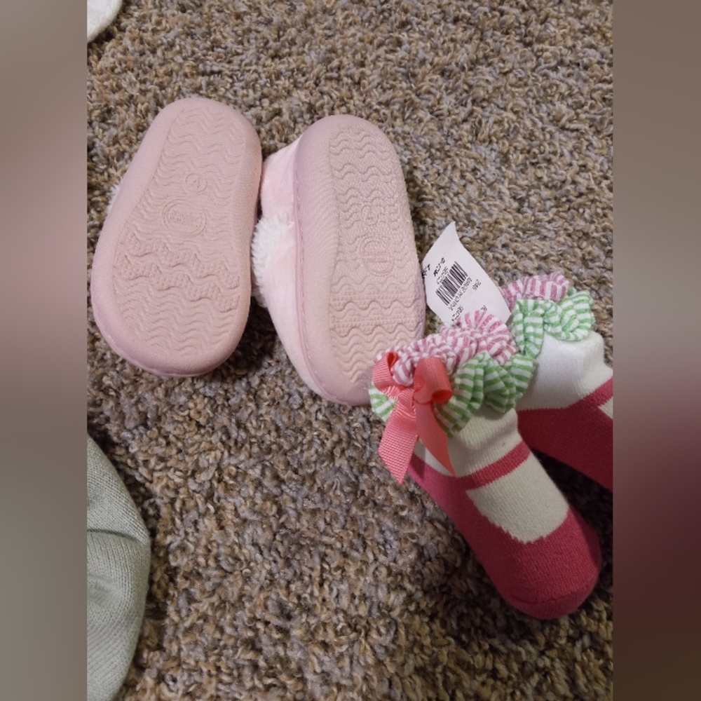 Baby Girl Accessories Bundle - Picture 9 of 10